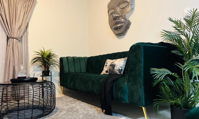 Greater Johannesburg Metropolitan Area Apartment | Discover 4-Star Apartments with Pool in Johannesburg