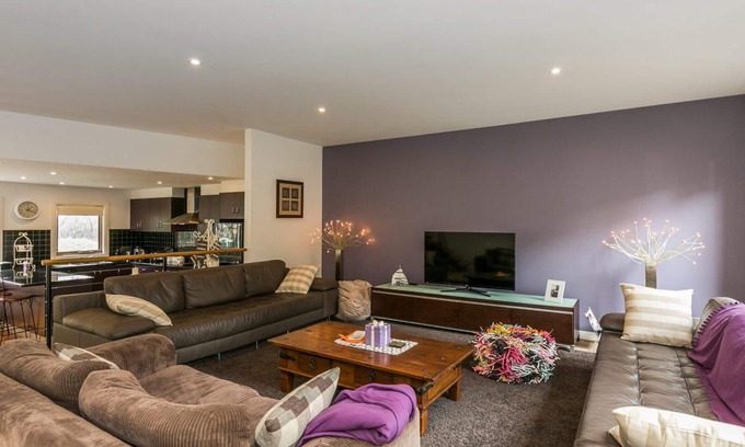 Anglesea House | Top-Rated Haven On Harvey with Oceanfront Views
