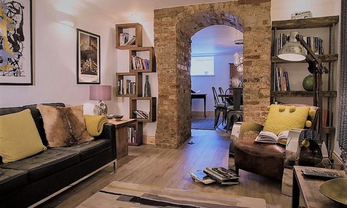 Woburn Bed & Breakfast | Havisham House: Guest Rated 10/10, Pet Friendly Stay