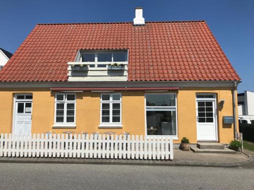 Samsø Apartment | Oceanfront Haven at Havnevej 18, Ballen - Rated 9/10