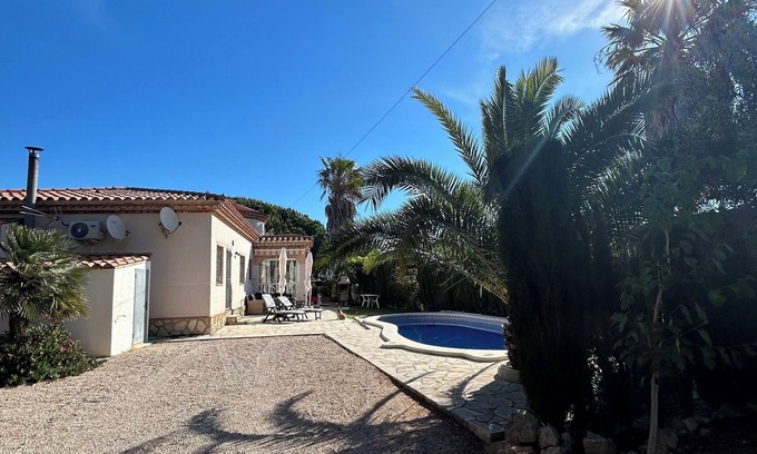 Les Tres Cales House | Tranquil Haven in L'Ametlla de Mar: Pool & Beach Access
