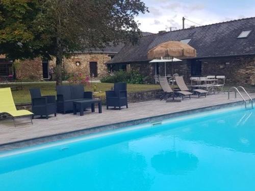 Teille House | Relaxing Retreat with Heated Pool and Family Activities