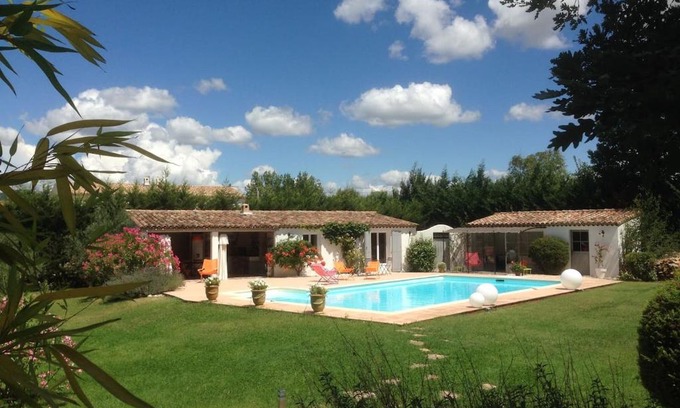 Neoules House | Serene Getaway in Provence with Pool & Family-Friendly Vibes