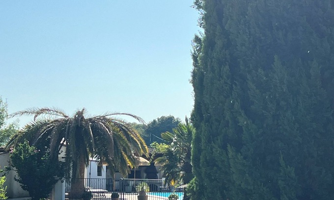 Arles Bed & Breakfast | Relaxing Havre de Paix with Pool, Spa & Hot Tub Access