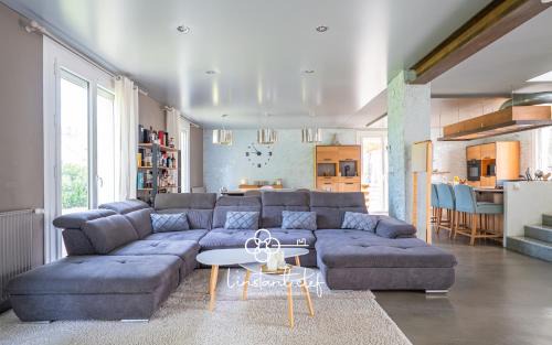 Guecelard House | Havre de paix familial & piscine - L'Instant Clef