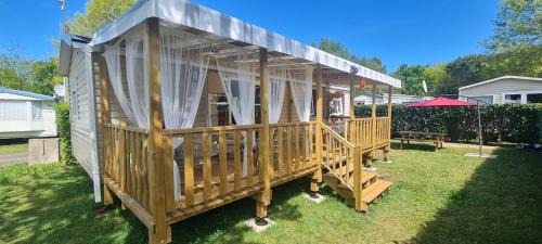 Gastes Ski Chalet | Beautiful Chalets in Gastes, France with Ocean View