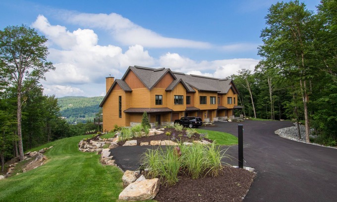 Mont-Tremblant House | Havre 102 Des Legendes | Modern Retreat with Hot Tub Access