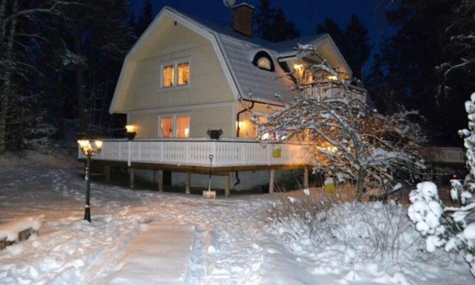Djurhamn Villa | Pet-Friendly Haven with Boats, Bikes & Cozy Sauna Retreat