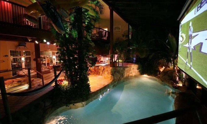 Media House | Experience Hawaii: Swim-up Tiki Bar & Spectacular Waterfalls