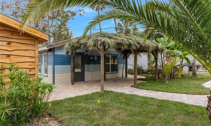 Spring Hill House | Waterfront Hawaiian House on Weeki Wachee River - 10/10 Rated