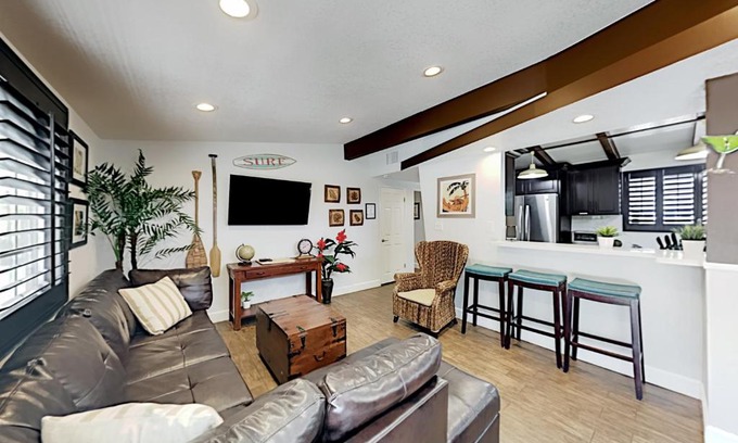 Hermosa Village House | Idyllic Hawaiian Paradise with Family-Friendly Amenities