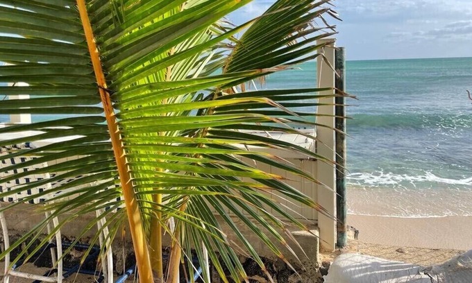Ewa Cottage | Hawaiian Retreat with Ocean View, WiFi & Free Parking