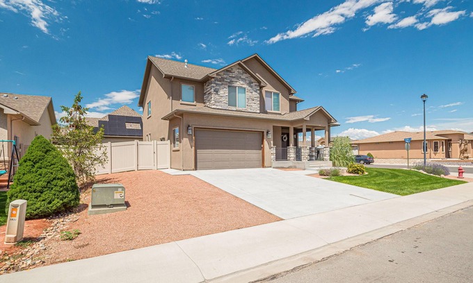 Fruita House | Hawk II - Cozy Home with Spa and Pet-Friendly Amenities