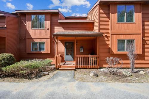 North Creek House | Hawkeye 21E - Spacious Townhome for Families