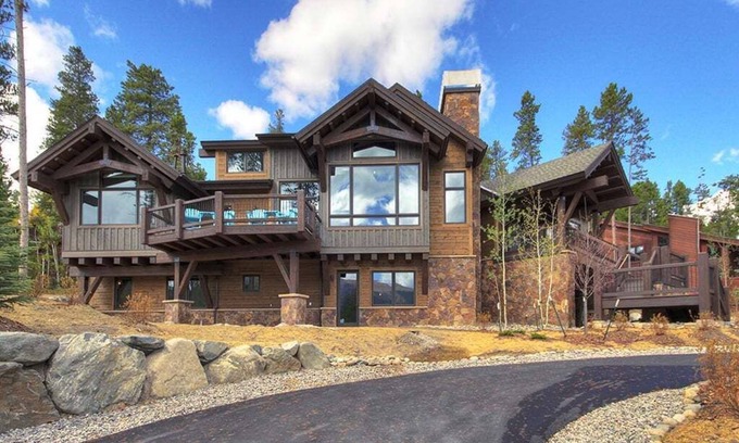 Warrior's Mark West House | Hawks Hideaway: Guest Rated 10/10 with Pool & Spa Amenities