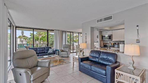 Siesta Key Apartment | Cozy Hawk's Sea Nest: Oceanfront Family Retreat