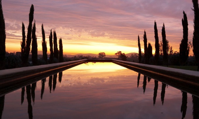 Koelenhof House | Discover Hawksmoor House: Family-Friendly Stay with Pool
