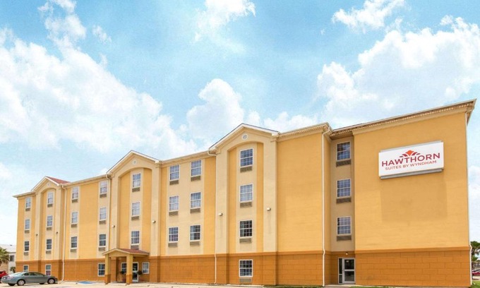 Corpus Christi Hotel | Ideal Extended Stay at Hawthorn by Wyndham, Corpus Christi