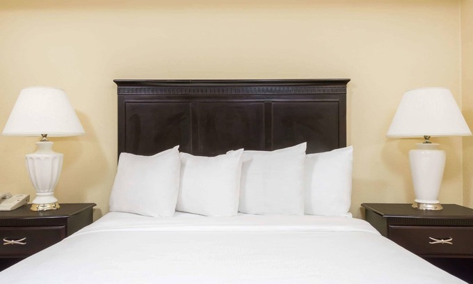 Columbus Hotel | Comfortable Extended Stay at Hawthorn by Wyndham Columbus