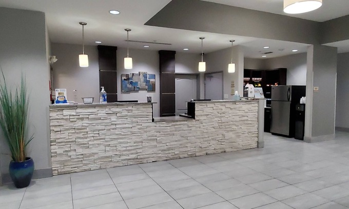 San Angelo Hotel | Inviting Hawthorn Suites: Family-Friendly & Accessible Stays