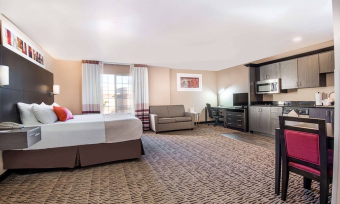 Black Mountain Hotel | Comfortable Stay at Hawthorn Suites by Wyndham Henderson