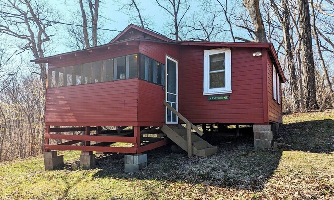 Buckingham Cabin | Hawthorne Cabin: Lake Views, Pet Friendly & Family Ready