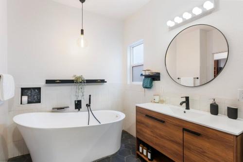 Richmond Apartment | Discover Hawthorne House C - Prime Location & Pet Friendly!
