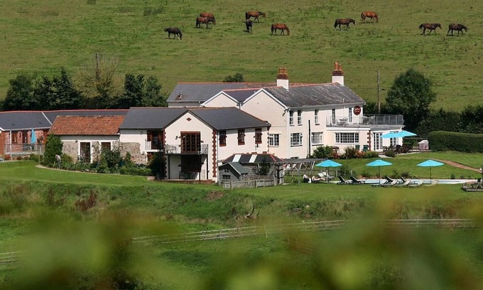 Sidmouth Cottage | Explore Sid Valley Country Cottages with Oceanfront Views