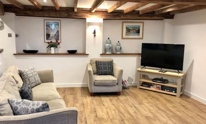 Hay on Wye House | Welsh Townhouse in Hay Centre - Pet Friendly & Family Focused