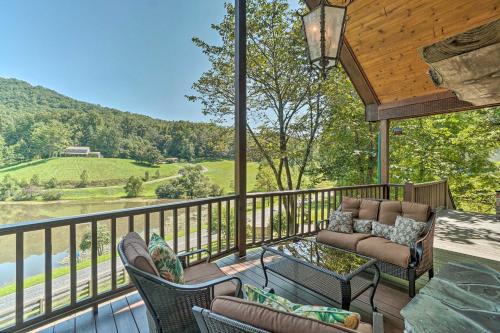 Hayesville House | Cozy Hayesville Cabin with Deck and Mountain Views