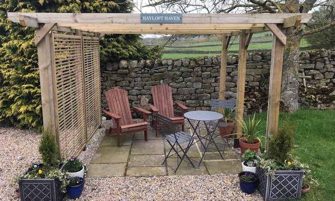 Lofthouse Apartment | Relaxing Retreat: Hayloft @ Dallow Hall Barns with Pool & Spa