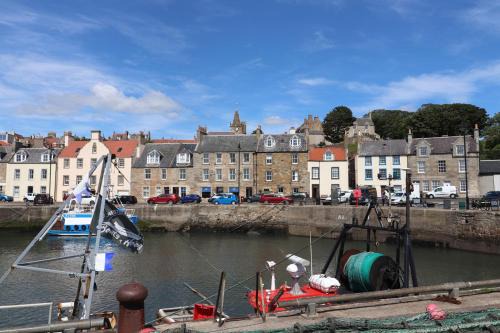 Pittenweem Apartment | Discover Hayloft: 4-Star Hotel with a Great Review Score