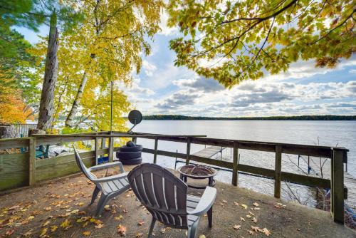 Hayward House | Cozy Hayward Cabin with Boat Slip and Family-Friendly Fun