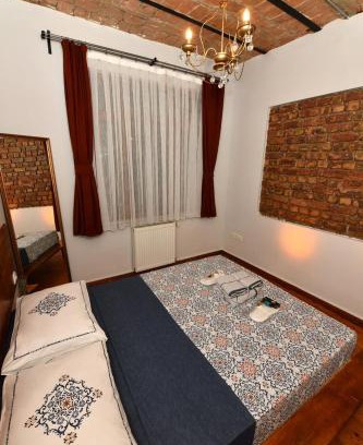 Taksim Apartment | Heart of Taksim: Guest Rated 9.5, Pet-Friendly Retreat