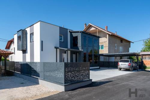 Sanski-Most Apartment | Ocean View Haven: Hazam Apartmani with Top Guest Ratings