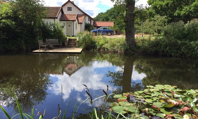 Bressingham Bed & Breakfast | Delightful Hazel Barn B&B: 4-Star Stay with Breakfast