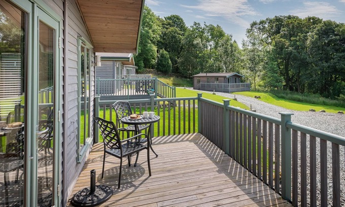 Windermere Cabin | Ideal Getaway at Hazel Lodge with En-Suite Comfort
