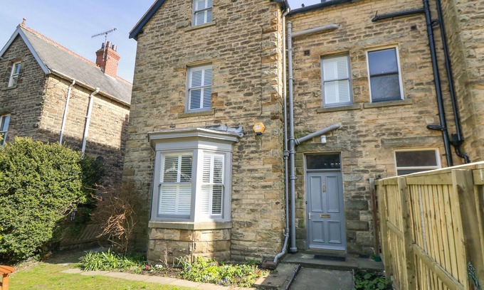 Briggswath House | Pet-Friendly Hazeldene with Garden in Sleights, Rated 10/10