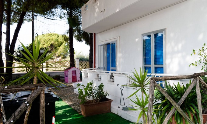 Taranto Bed & Breakfast | Ocean View Escape at HB Albergo Lamanna with Spa & Dining