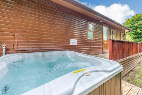 Narberth House | Perfectly Rated HB Hornbeam Lodge for Your Next Escape