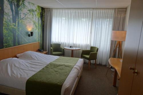 Haarlo Hotel | HCR Prinsen: Oceanfront Bliss with Pool & Pet-Friendly Amenities