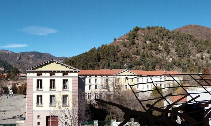 Digne-les-Bains Apartment | Experience Head in the Stars: Family-Friendly with Pool!