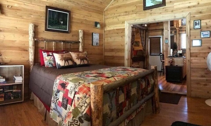 Chewelah Cabin | Escape to the Mountains for a Refreshing Getaway