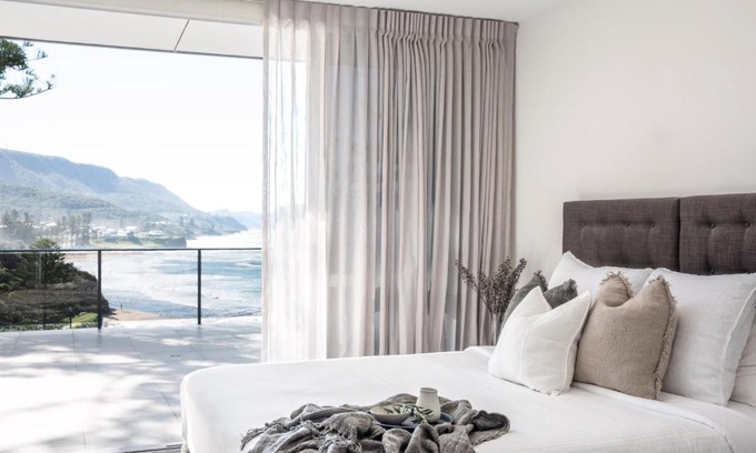 Austinmer Hotel | Unwind at Headlands Austinmer Beach with Oceanfront Views