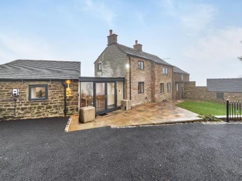 Longnor House | Pet-Friendly Retreat at Headlands Farm - Rated 9.7/10