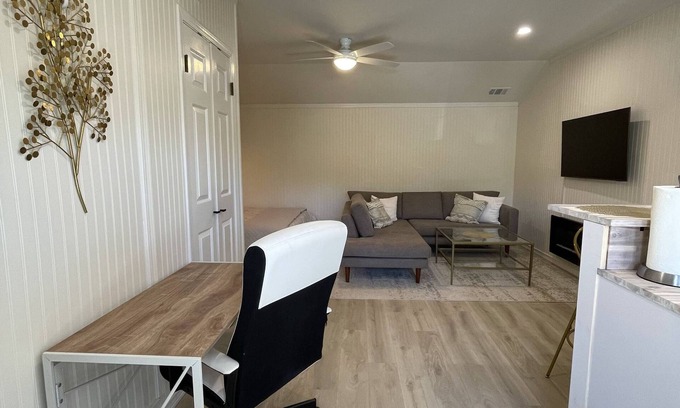 Geyserville Apartment | Healdsburg Studio - Immaculate Pet-Friendly Retreat