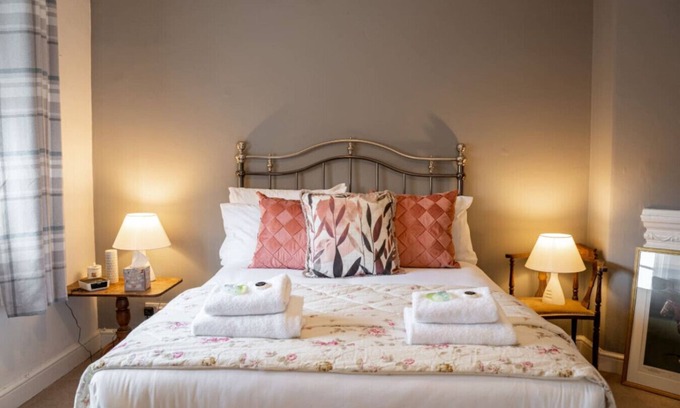 Chester House | Historic 2-Bed Retreat Near Amenities with Garden Access