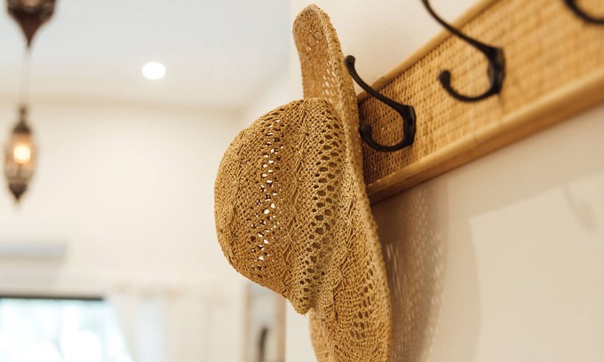Avalon Beach Apartment | Cozy Heart of Avalon - 1 Bed Apartment with Kitchen Features