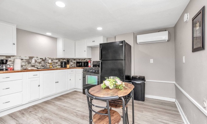Baytown Apartment | Modern 1BR in Heart of Baytown, Perfect for Families!