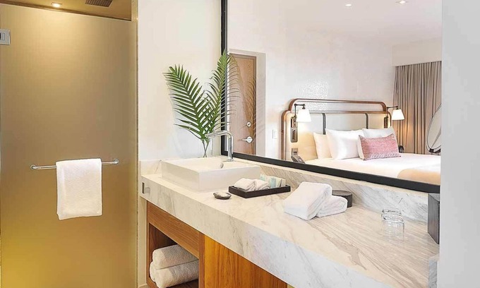 El Medano Ejidal Hotel | Relaxing Getaway in Cabo with Jacuzzi & Ocean Views